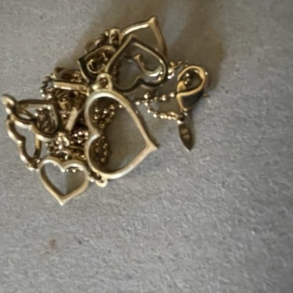 Avon Open Hearts Necklace in a Gold Tone 17" with a removable 3" extender - Picture 5 of 8